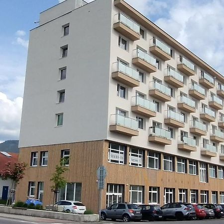 Motel Hybadlo à Liptovský Hrádok Extérieur photo