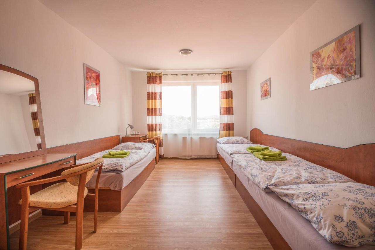 Motel Hybadlo à Liptovský Hrádok Extérieur photo